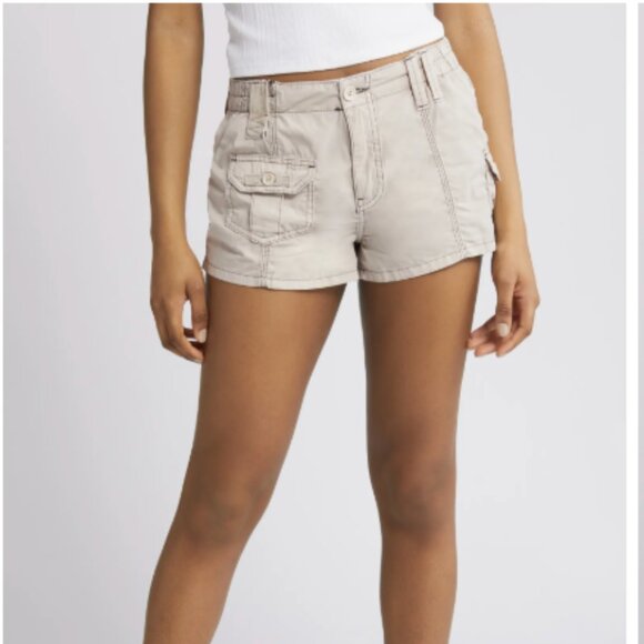 BDG Urban Outfitters Women's Y2K Cargo Shorts Stone/Beige Size XL NWT - Picture 1 of 13